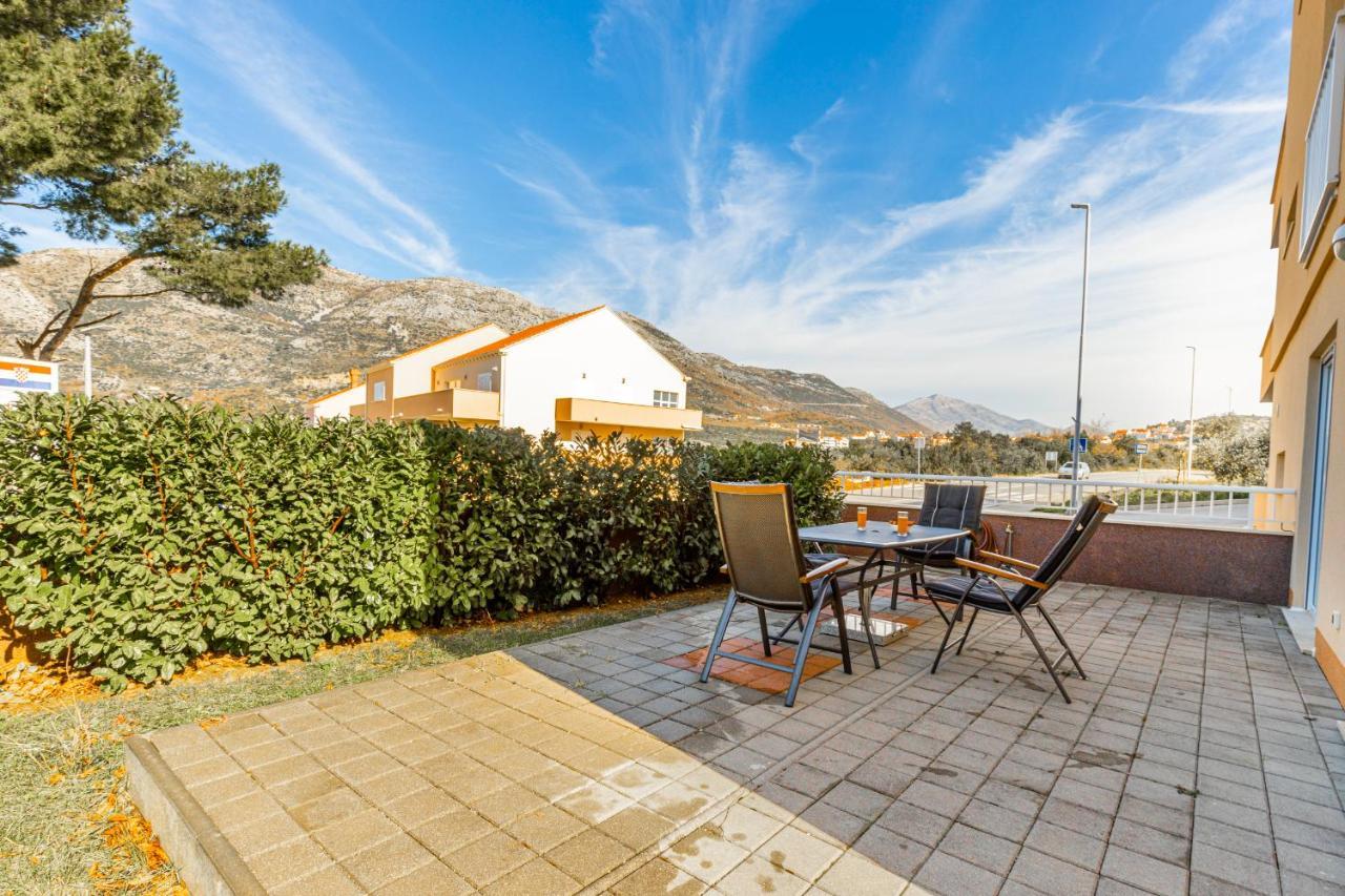 Spacious 2-Bedroom Apartment With Terrace And Parking Cavtat Exterior foto