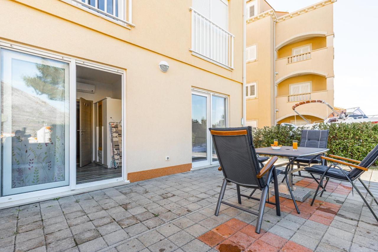 Spacious 2-Bedroom Apartment With Terrace And Parking Cavtat Exterior foto