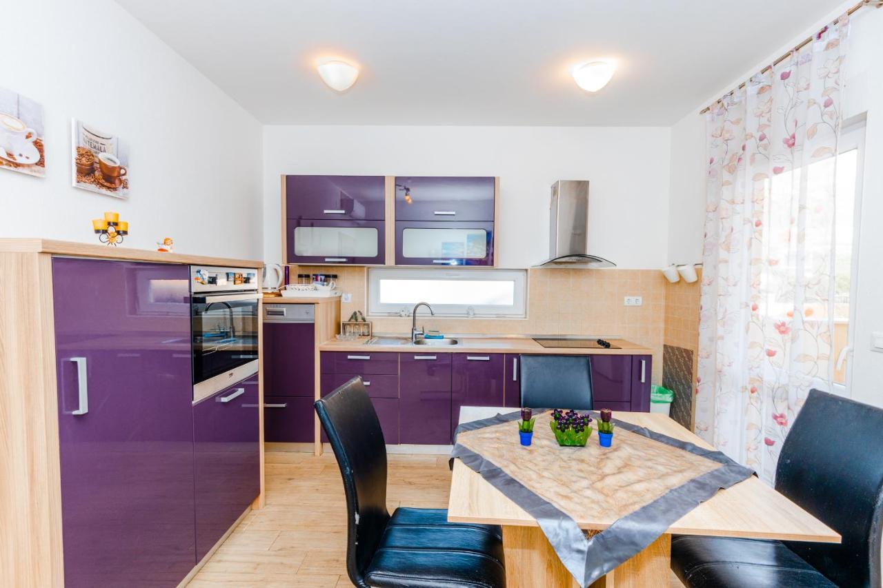 Spacious 2-Bedroom Apartment With Terrace And Parking Cavtat Exterior foto
